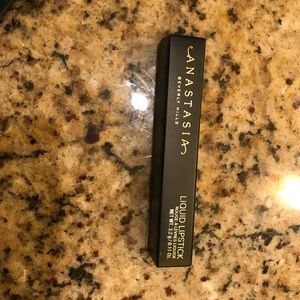 Anastasia Beverly Hills Makeup - Anastasia Beverly Hills lipstick Anastasia Beverly Hills Makeup - Anastasia Beverly Hills lipstick